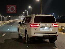 تۆیۆتا لاند کروزەر